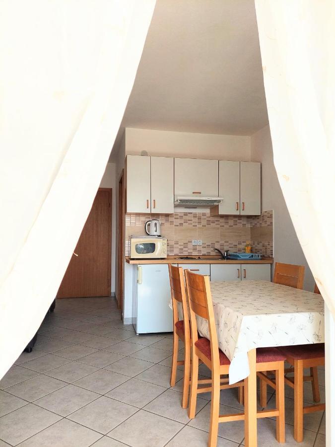זאוסטרוג Apartments Dia מראה חיצוני תמונה
