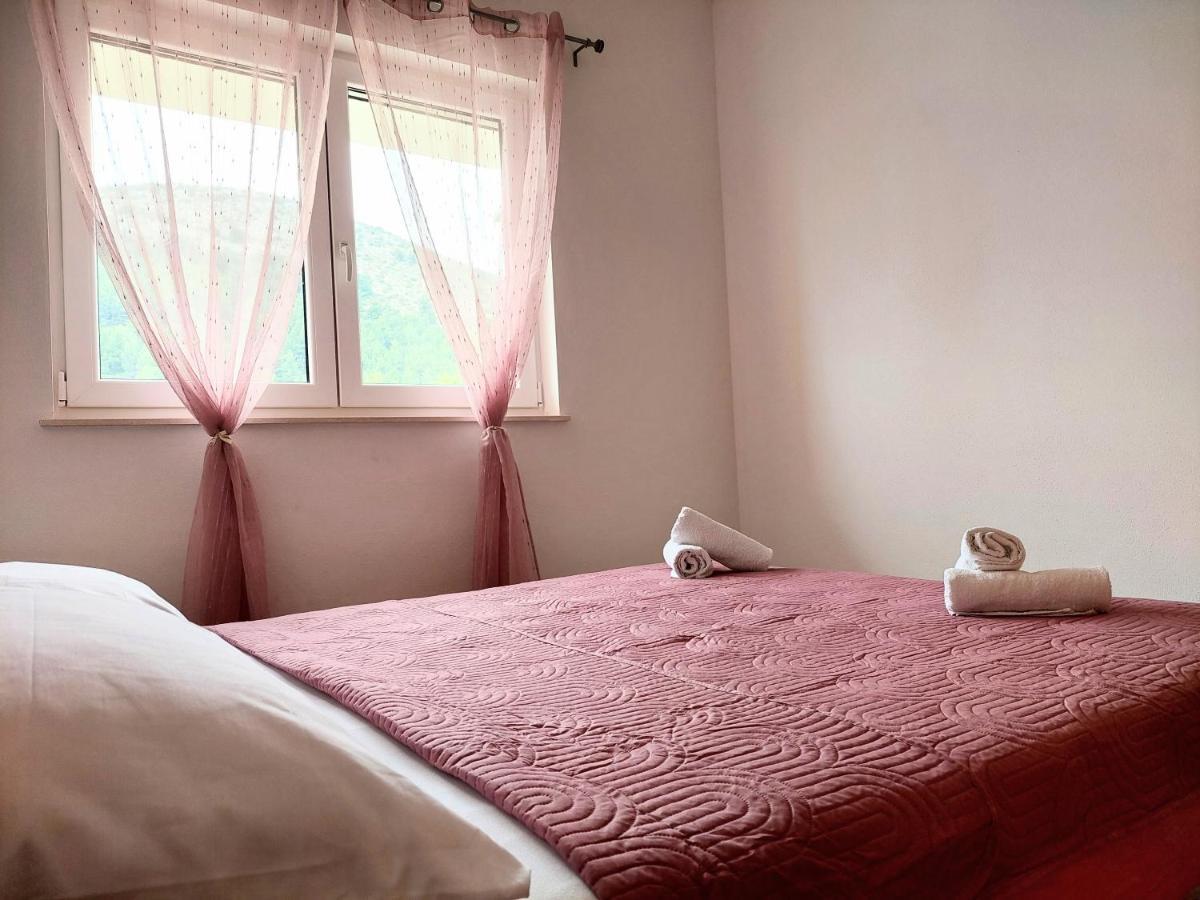 זאוסטרוג Apartments Dia מראה חיצוני תמונה