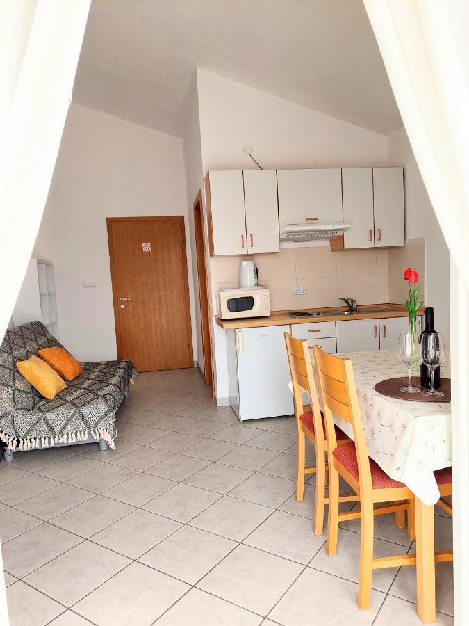 זאוסטרוג Apartments Dia מראה חיצוני תמונה