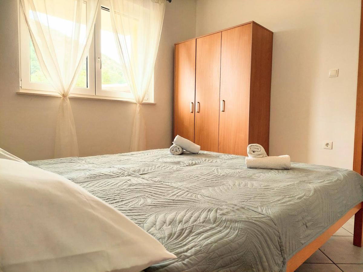 זאוסטרוג Apartments Dia מראה חיצוני תמונה