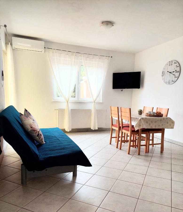 זאוסטרוג Apartments Dia מראה חיצוני תמונה